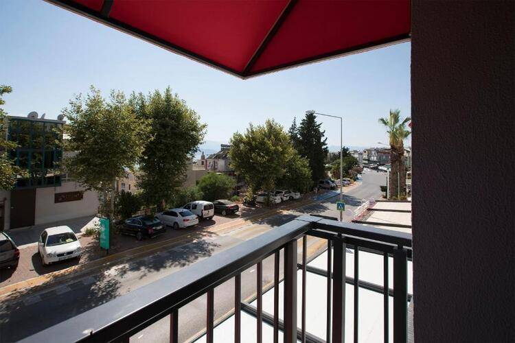 Pure Blanche Hotel