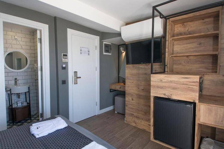 Pure Blanche Hotel