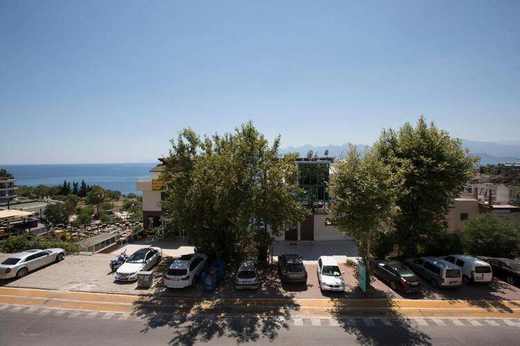 Pure Blanche Hotel