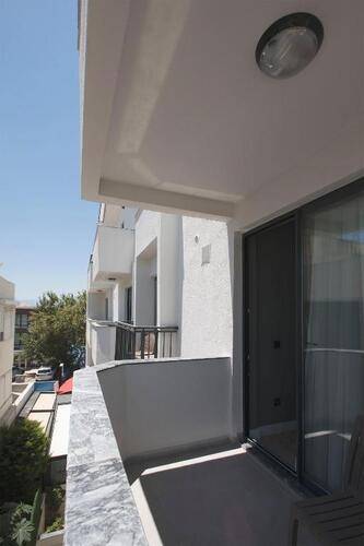 Pure Blanche Hotel