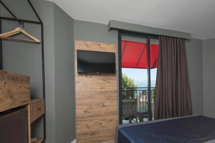 Pure Blanche Hotel