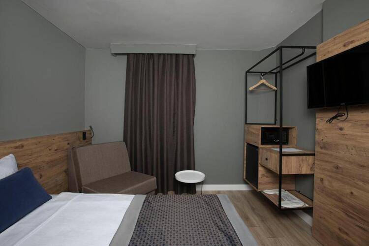 Pure Blanche Hotel