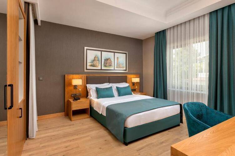Pukka Boutique Hotel