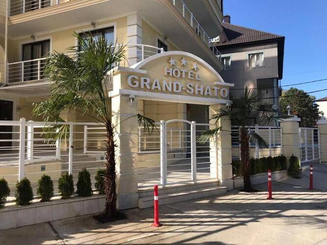 Grand Shato Hotel (Гранд Шато)
