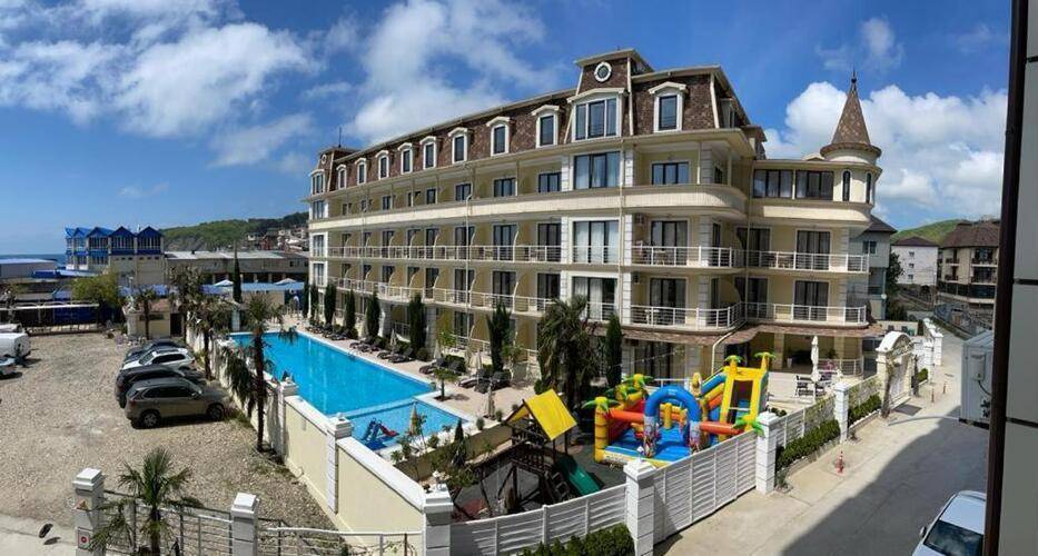 Grand Shato Hotel (Гранд Шато)