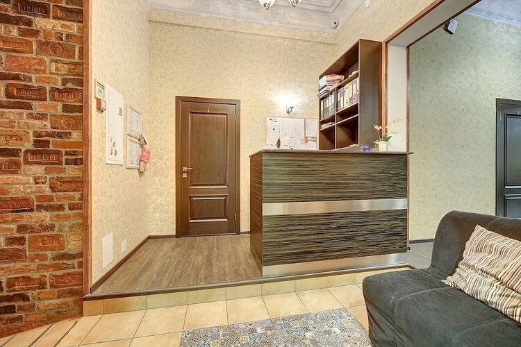 Отель Амбитус