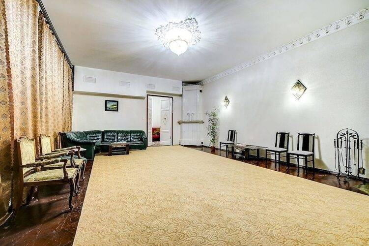 Отель Амбитус