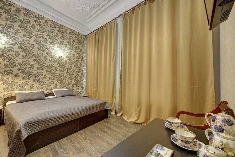 Отель Амбитус