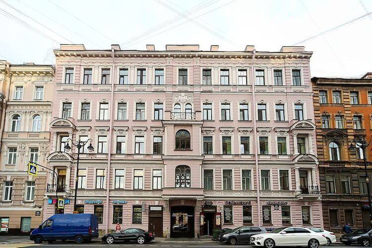 Отель Амбитус