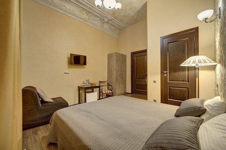 Отель Амбитус