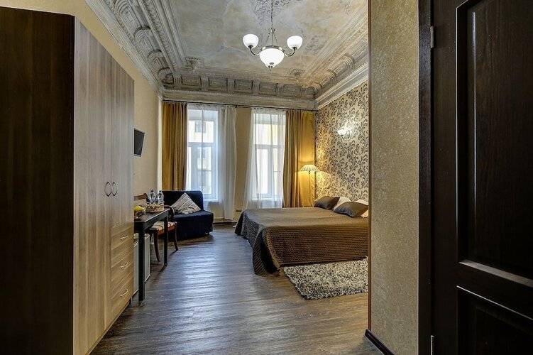 Отель Амбитус