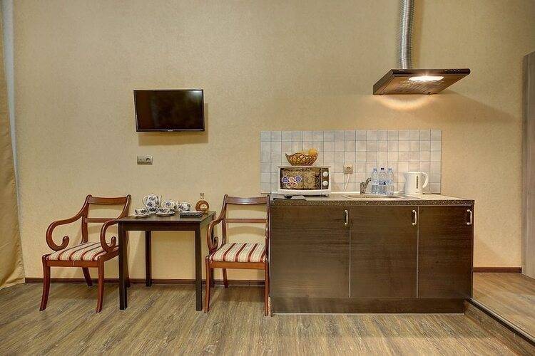 Отель Амбитус