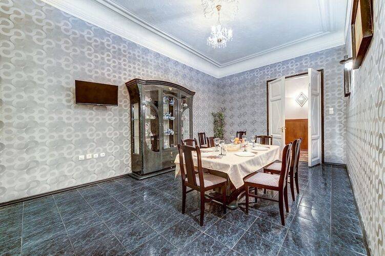 Отель Амбитус