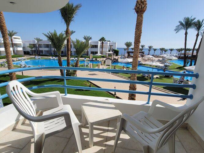 Queen Sharm Resort Beach