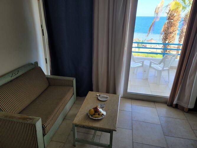 Queen Sharm Resort Beach