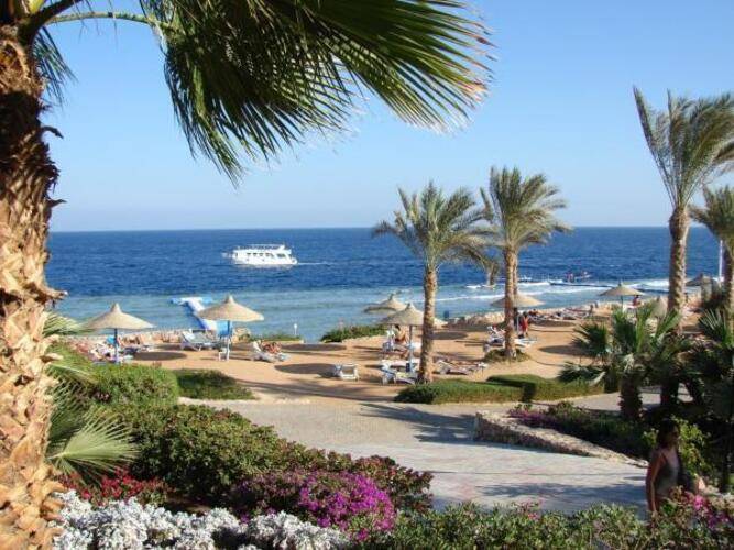 Queen Sharm Resort Beach