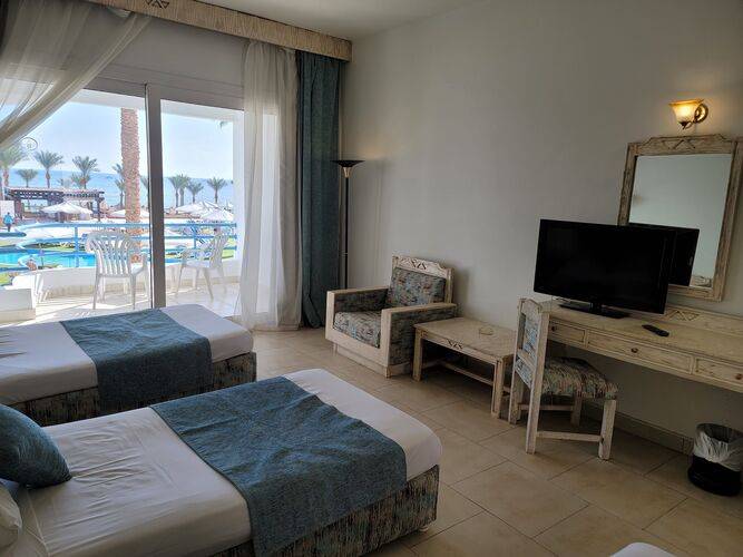 Queen Sharm Resort Beach