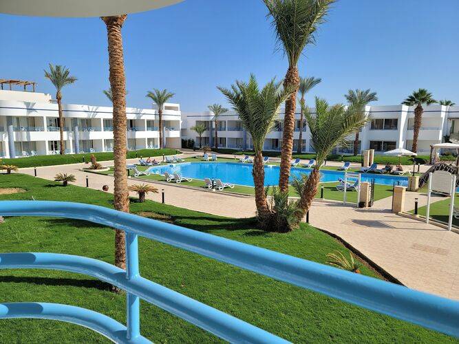 Queen Sharm Resort Beach