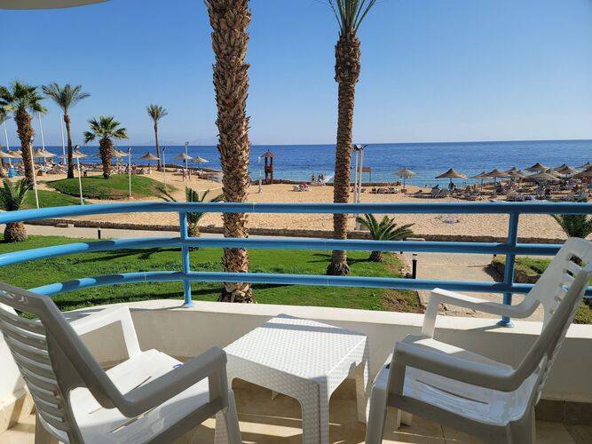 Queen Sharm Resort Beach