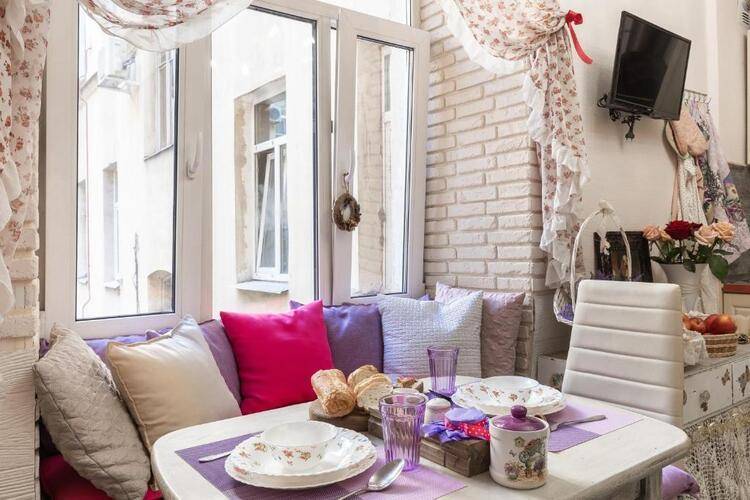 Breadberry Hotel