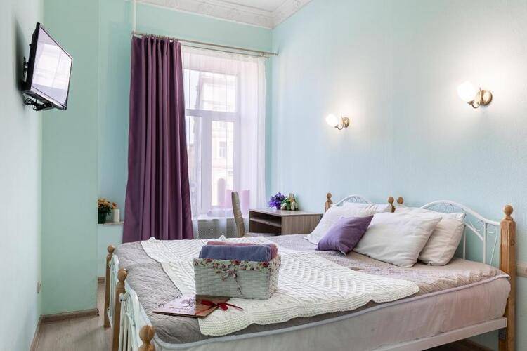 Breadberry Hotel