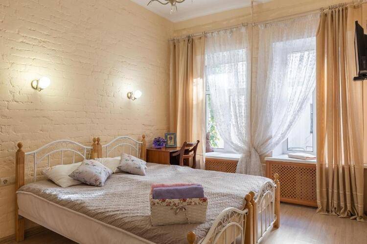 Breadberry Hotel