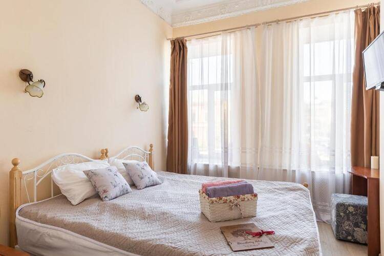 Breadberry Hotel
