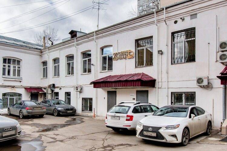 Отель Зима