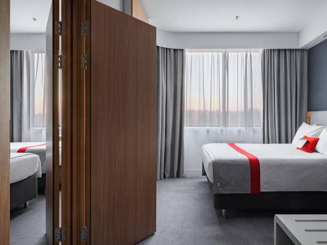 Holiday Express Moscow Шереметьево Аэропорт (Ex. Holiday Inn)