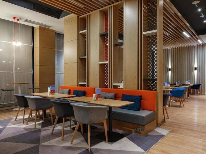 Holiday Express Moscow Шереметьево Аэропорт (Ex. Holiday Inn)