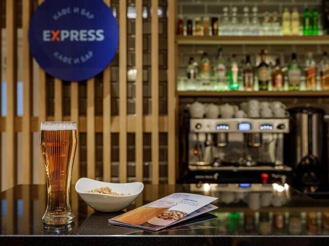 Holiday Express Moscow Шереметьево Аэропорт (Ex. Holiday Inn)