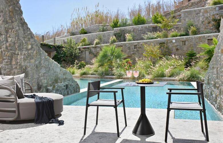 Aeonic Suites and Spa