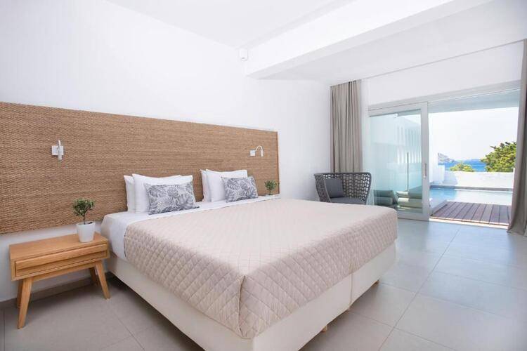 Manoulas Beach Mykonos