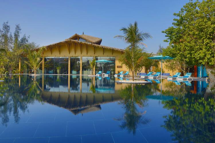 Anantara World Islands Dubai Resort