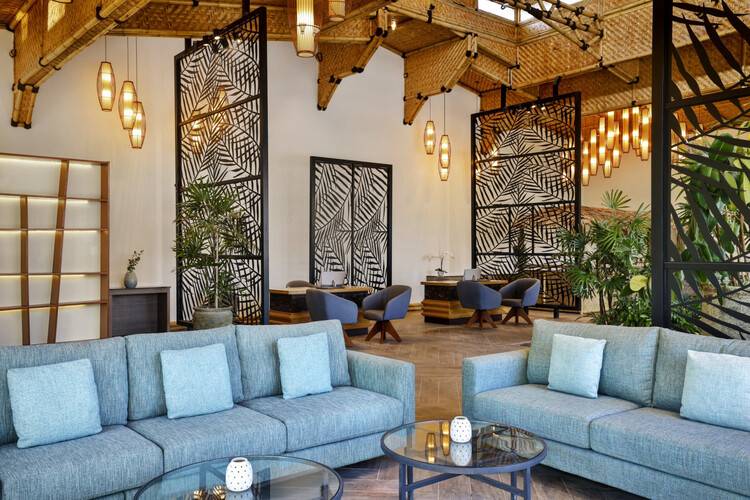 Anantara World Islands Dubai Resort