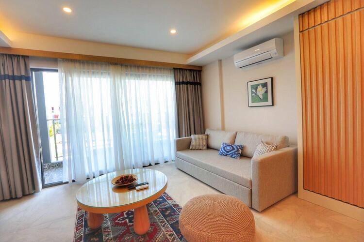 A Suite Side