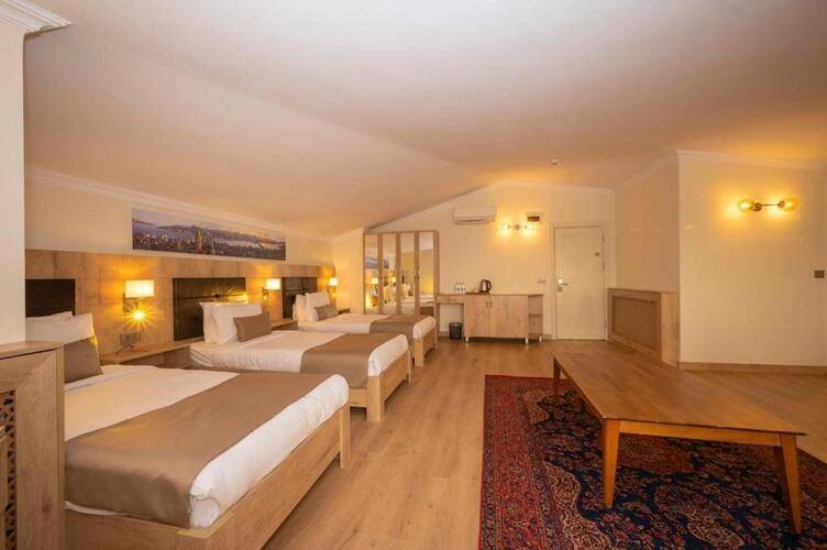 Porta Romanos Hotel