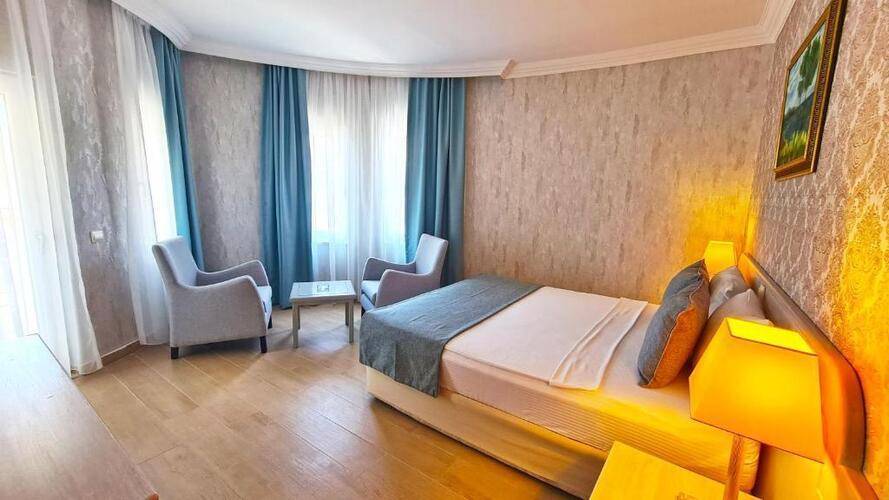 X Life Hotel (Adults Only 15+)
