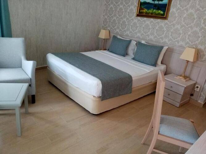 X Life Hotel (Adults Only 15+)