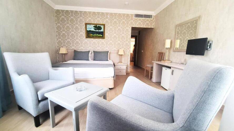 X Life Hotel (Adults Only 15+)