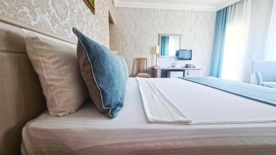 X Life Hotel (Adults Only 15+)