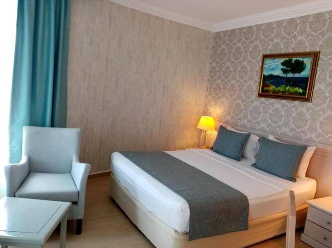 X Life Hotel (Adults Only 15+)