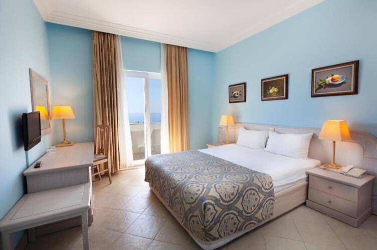 X Life Hotel (Adults Only 15+)