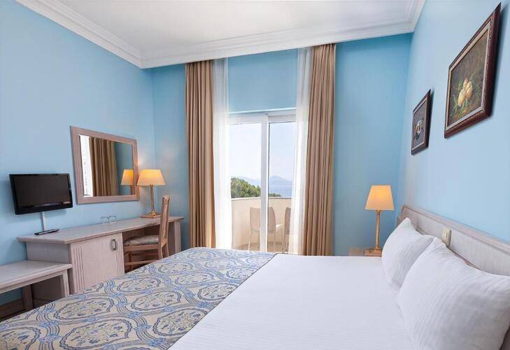 X Life Hotel (Adults Only 15+)
