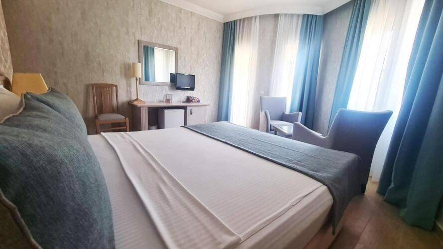 X Life Hotel (Adults Only 15+)