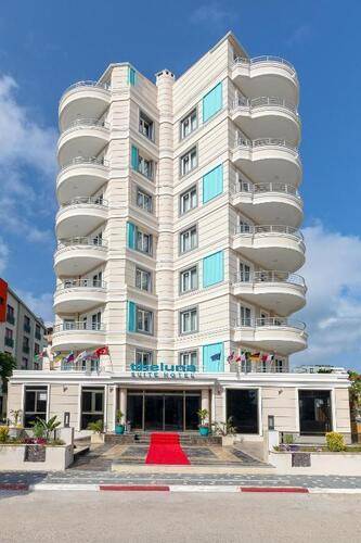 Theluna Suite