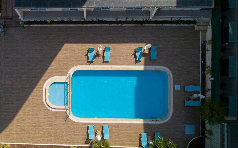 Theluna Suite