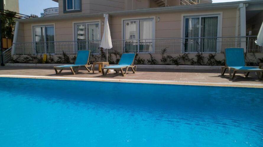 Theluna Suite