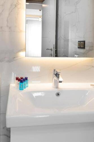 Theluna Suite
