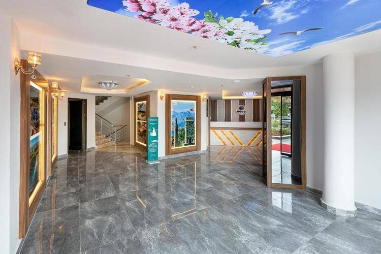 Theluna Suite
